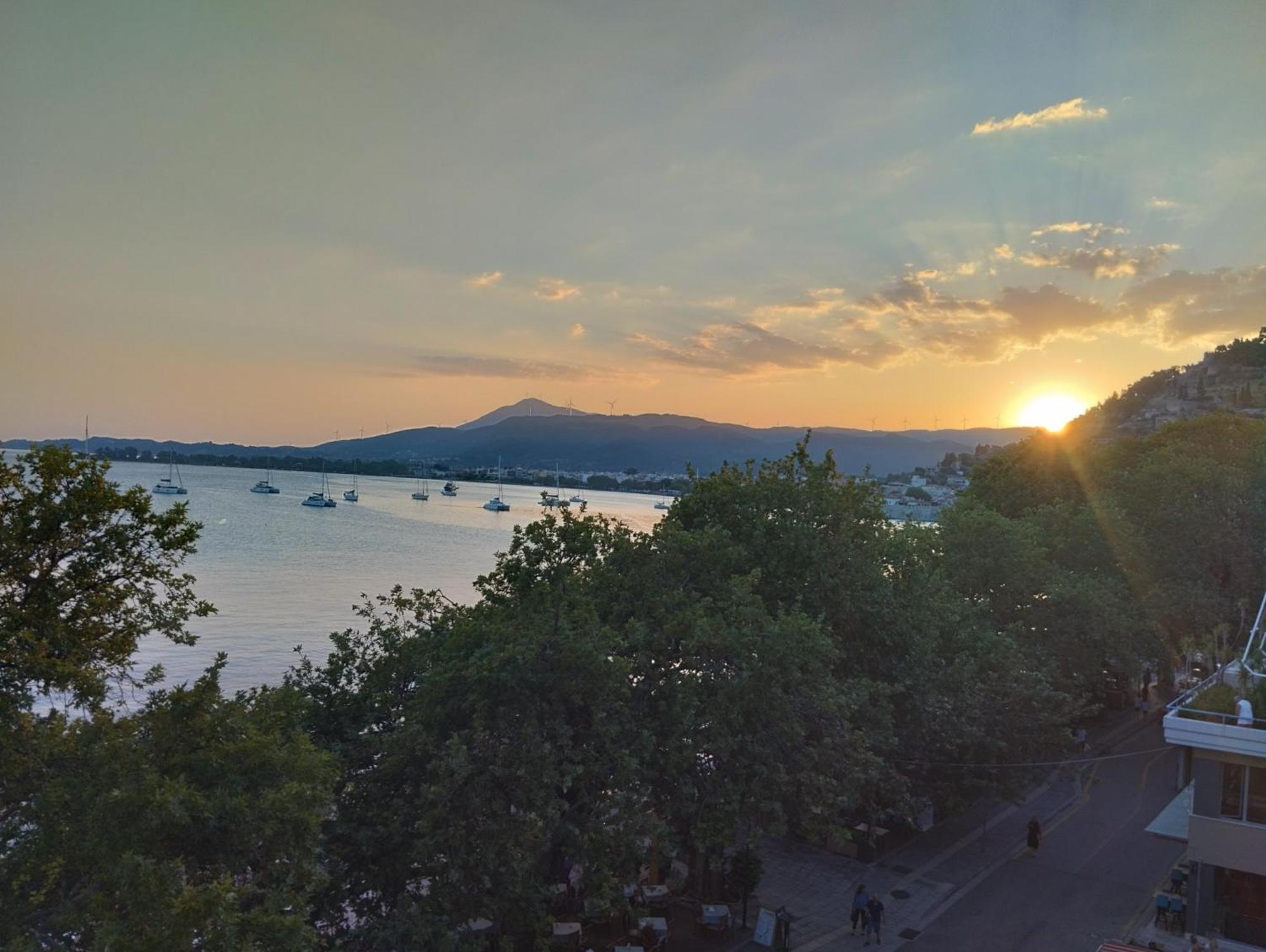 Πέτρινο Στη Θάλασσα Apartment Nafpaktos Luaran gambar