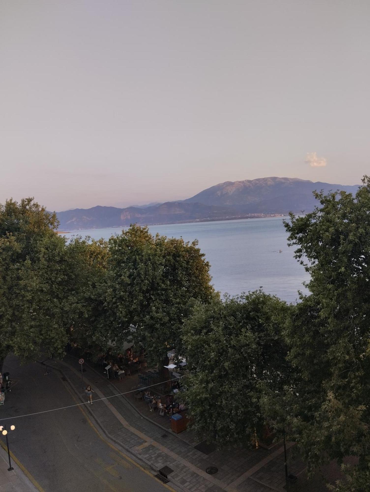 Πέτρινο Στη Θάλασσα Apartment Nafpaktos Luaran gambar