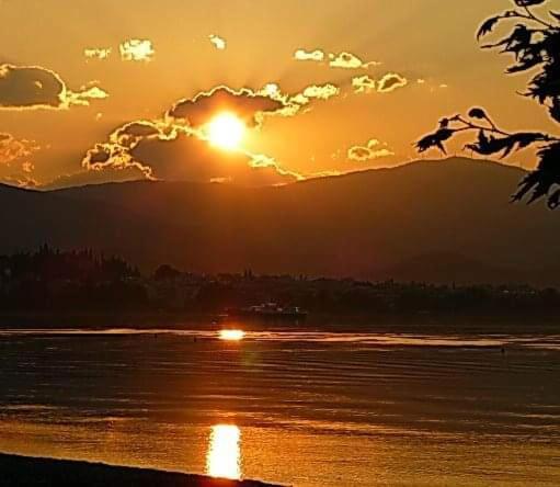 Πέτρινο Στη Θάλασσα Apartment Nafpaktos Luaran gambar